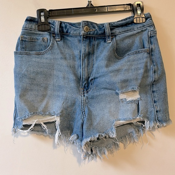 Hollister Ultra High Rise Mom Short - Picture 1 of 5